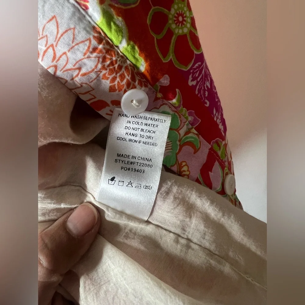 Fate Colorful Floral Blouse size medium - Picture 12 of 16